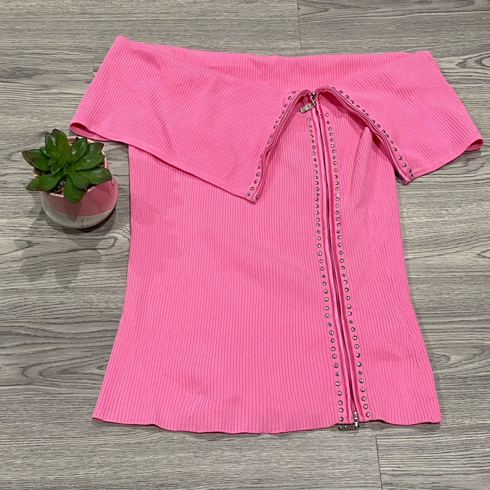 Cache, flamingo 🦩 pink off the shoulder zip top
